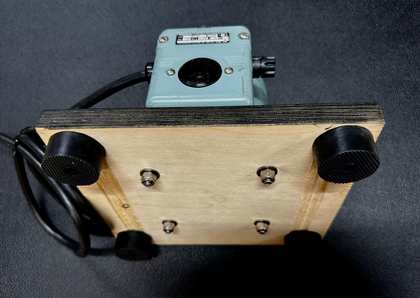 Circa 1982 POWERSTAT Variac 0 to 140VAC 10 Amp - fully tested & in nice condition FREE SHIPPING !