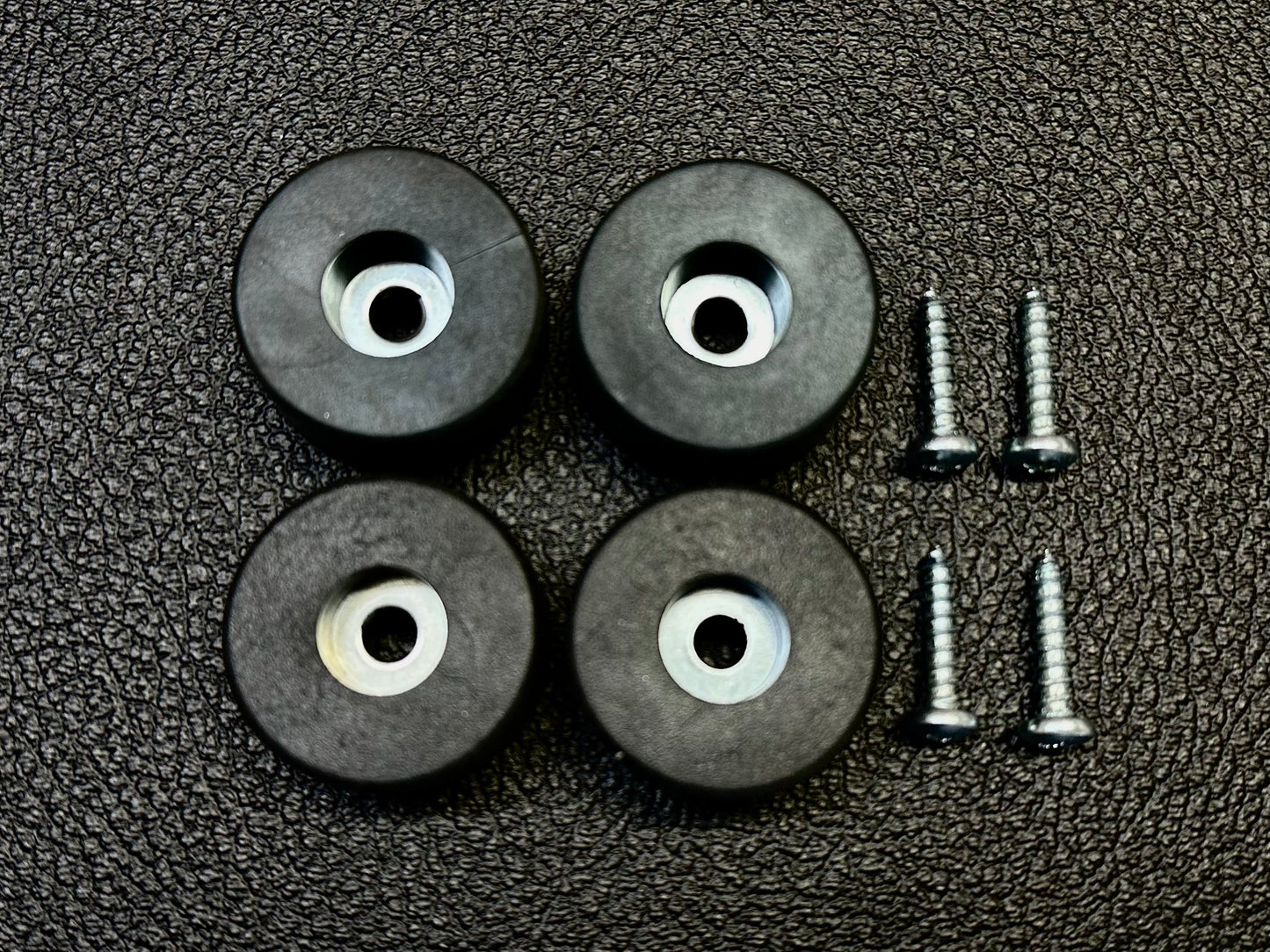 (4) Four (large size) rubber feet (for amplifier cabinet with #10 7/8" screws