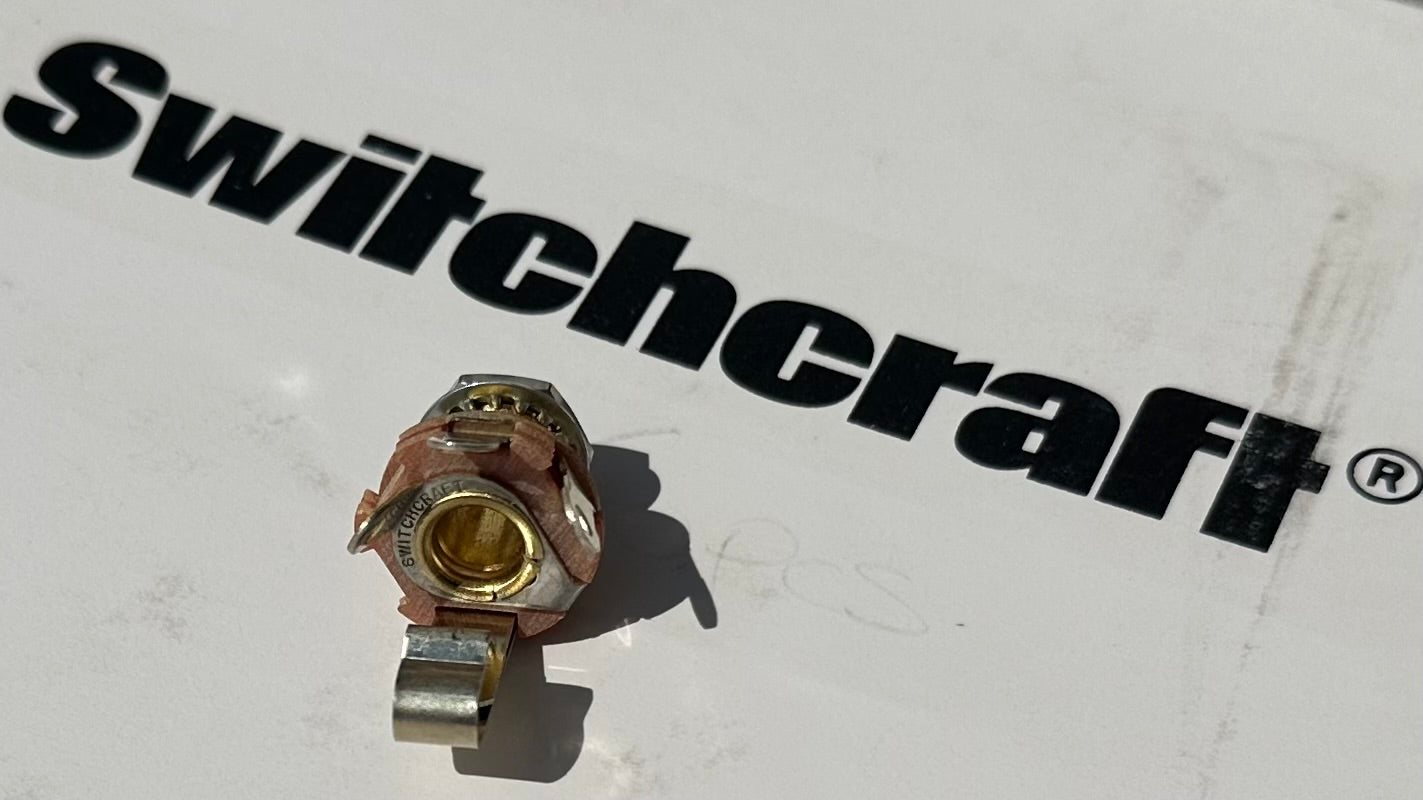 Switchcraft #12A gold plated insert shaft n.o.s. from 1999